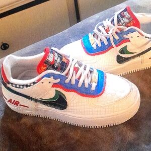 WOMEN  Nike Air force AF 1 WHITE RED & BLU SIZE 6